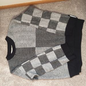 Women's Black and White Sweater
